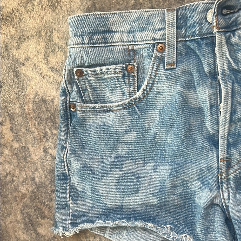 Levi's unique floral 501 Blue Denim Cutoff Shorts - Picture 4 of 6